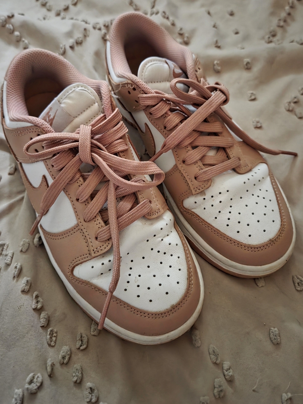 Nike Women's Low-Top Sneakers in Blush Pink and White